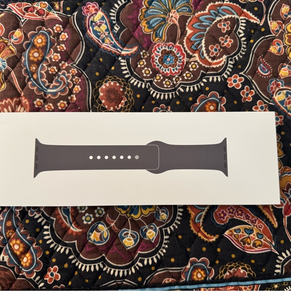 New unopened box Apple stone gray sport band. 42mm. Small/medium - Picture 4 of 6
